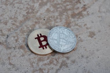 Altın kırmızı bitcoin sikke