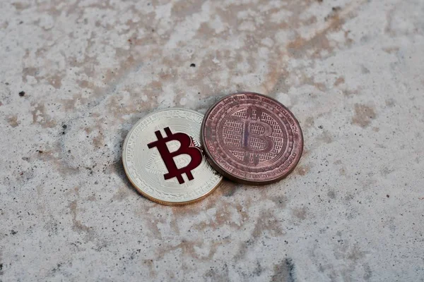 Altın kırmızı bitcoin sikke