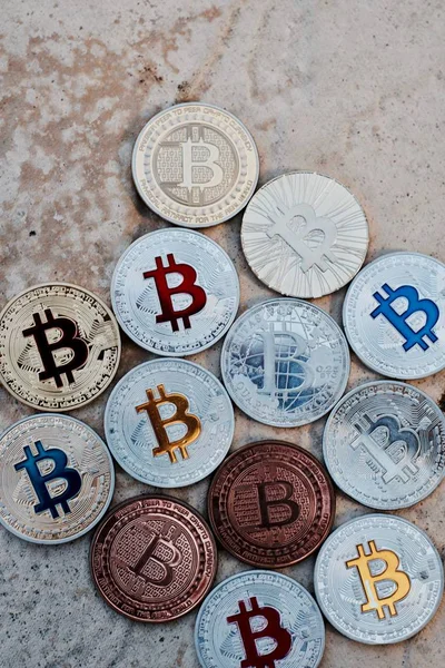 Altın kırmızı bitcoin sikke