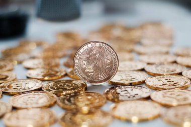 Bitcoin sikke altın sikkeler üzerinde