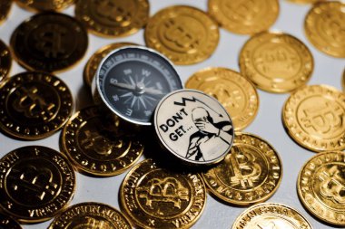 Pusula yakınındaki Bitcoin sikke