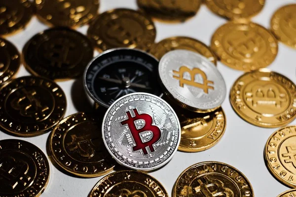 Pusula yakınındaki Bitcoin sikke