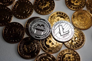 Gümüş Bitcoin ve Litecoin
