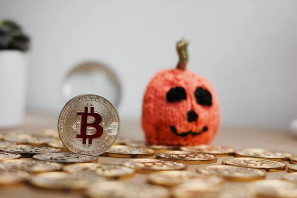 Bitcoin-Halloween-Münze — Stockfoto