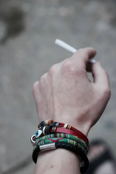 Marijuana joint in hand — Stock Photo, Image