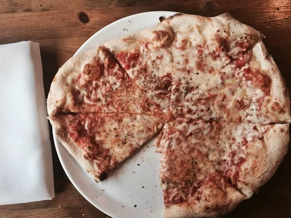Smaczne pizza włoska — Zdjęcie stockowe