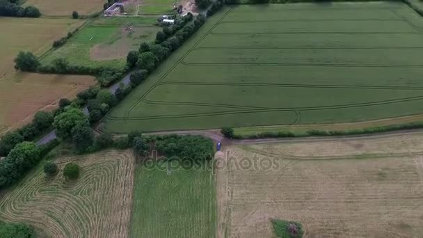 Voler sur le village 