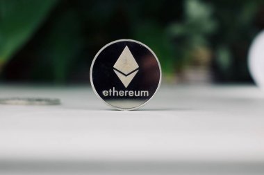 Ethereum fiziksel madeni para