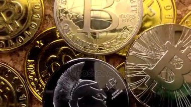 Fiziksel bitcoin paralar - cryptocurrency kavramı.