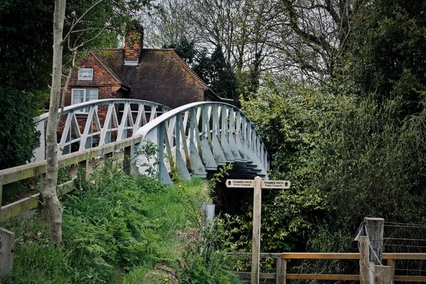 Pont sur la rivière — Photo