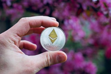 Gümüş ethereum sikke