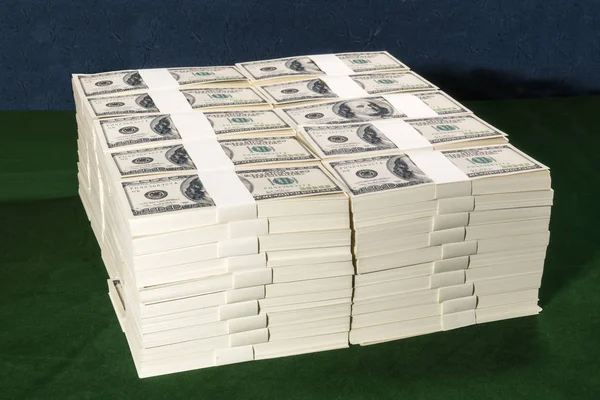 Stacks of one million US dollars in hundred dollar banknotes on — Stock Photo, Image