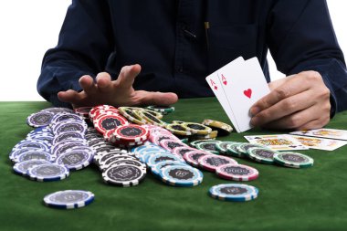 Fiş yığını kapma kazanan kumarbaz el