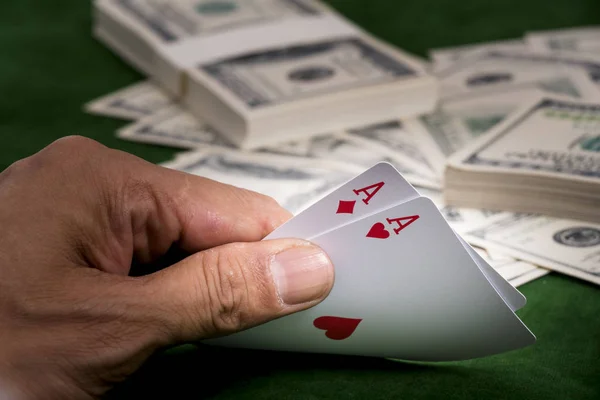 De show van de gokker onthullen blackjack in de hand — Stockfoto