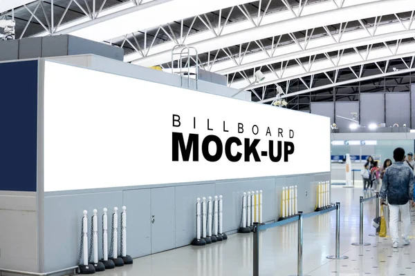 Boş billboard reklam metro veya airp duvara kadar sahte