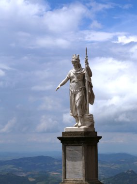 Özgürlük heykeli San Marino yerleşim bölgesi kasaba Meydanı'nda
