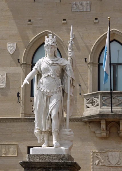 Warrior of marble called Statua della Liberta in San Marino Coun — Stock Photo, Image