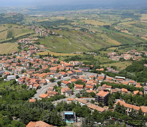 Beautiful view of the Apennines and the buildings — Stock Photo, Image