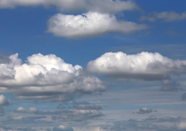 Bakgrund med moln och himmel — Stockfoto