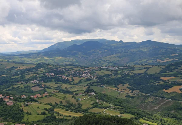 Panorama de los Apeninos italianos y los valles de Emilia Roma —  Fotos de Stock