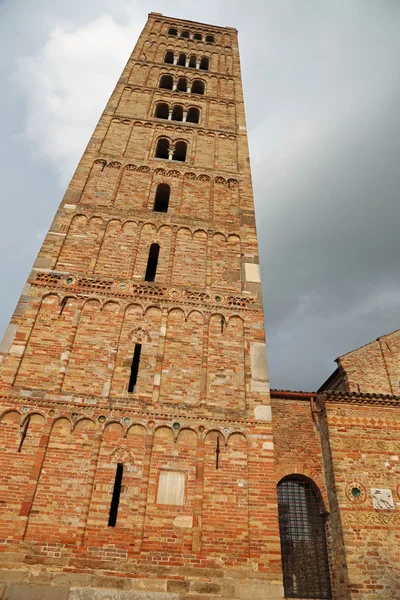 Çan Kulesi Pomposa İtalya'da tarihi bir bina Abbey — Stok fotoğraf