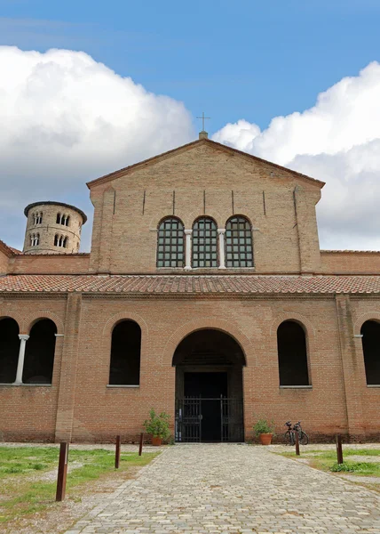 Basílica de São Apolinário na Classe perto de Ravena, na Itália — Fotografia de Stock