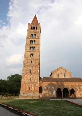 Pomposa içinde Po Vadisi'nde, Emilia Romagna bölgesindeki içinde ortaçağ abbey 