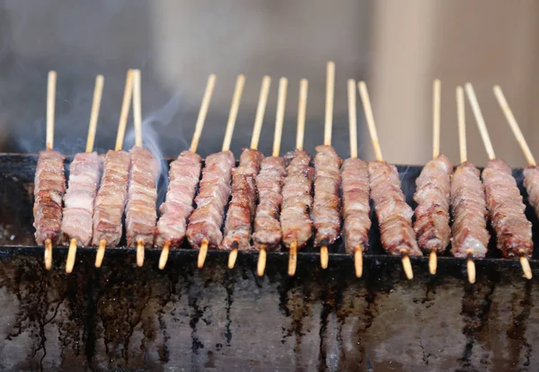 ラムのおいしいケバブ焼き火鉢 — ストック写真