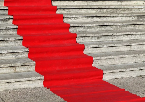 Elegant red carpet on the wide steps — Stock Photo, Image