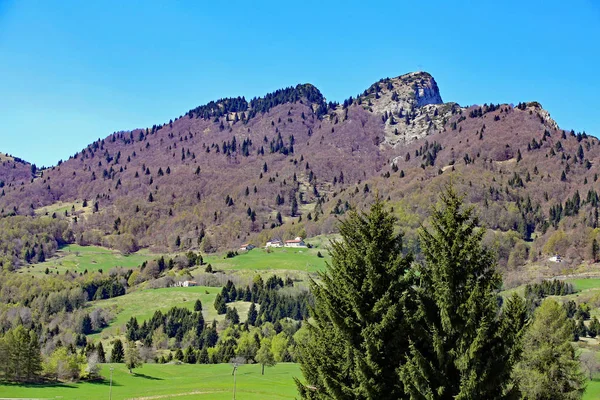 Az önkormányzat a Pro Tonezza küldöttek Mount Spitz — Stock Fotó