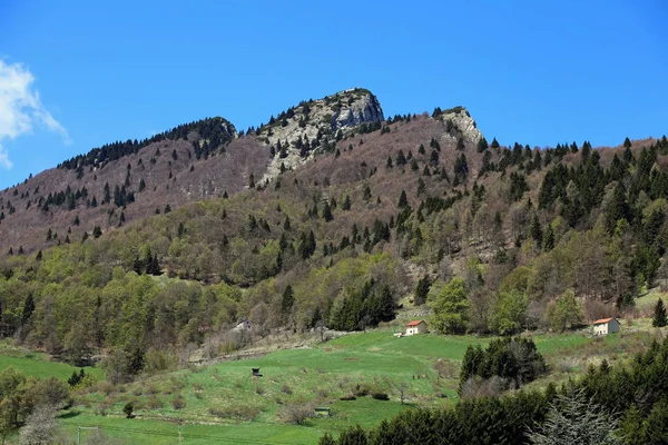 Mont Spitz dans la municipalité de Tonezza dans la province de Vi — Photo