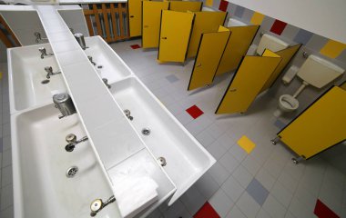 banyo çocuksuz okul öncesi çocuklar için