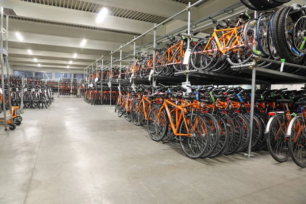 Vicenza, VI, Italy - January 1st, 2017: warehouse  with many bikes — Stock Photo, Image