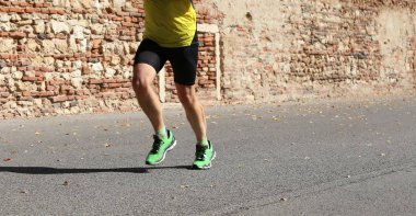 Runner çalışır ve şehirde egzersiz yapıyor