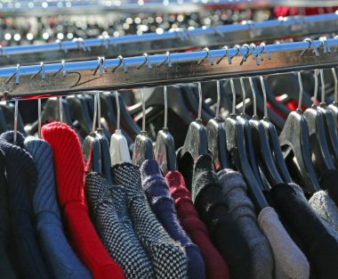 kış giysileri açık piyasada Satılık