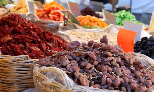 Dried fruit for sale at the fruit market of southern Italy — Stock Photo, Image