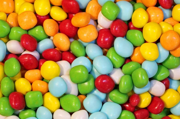 Confete coberto com açúcar colorido para venda na loja de doces — Fotografia de Stock