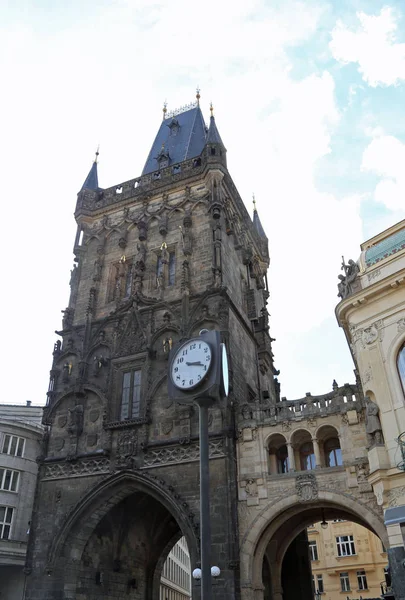 Pulverturm oder Pulvertor in Prag — Stockfoto