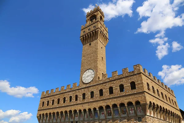 Antiguo Palacio llamado Palazzo Vecchio y torre del reloj en Florencia It — Foto de Stock