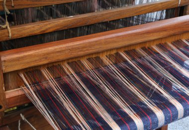 Eski teknikleri ile kumaş iplik için ahşap çerçeve