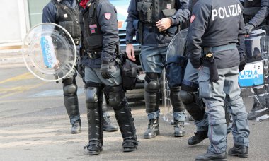 Vicenza, VI, İtalya - 28 Ocak 2017: İtalyan polis çevik