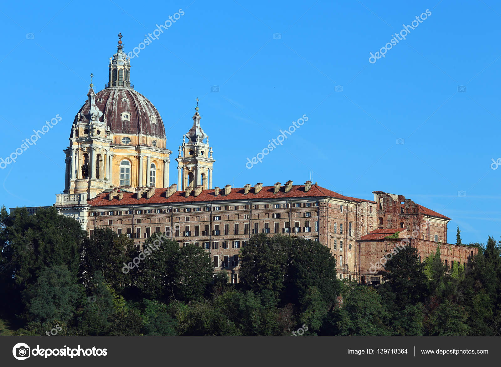 bicicleta Cerdito Activo Cathedral of Superga in the hill near Turin City — Stock Photo © ChiccoDodiFC #139718364 bicicleta Cerdito Activo Cathedral of Superga in the hill near Turin City — Stock Photo © ChiccoDodiFC #139718364