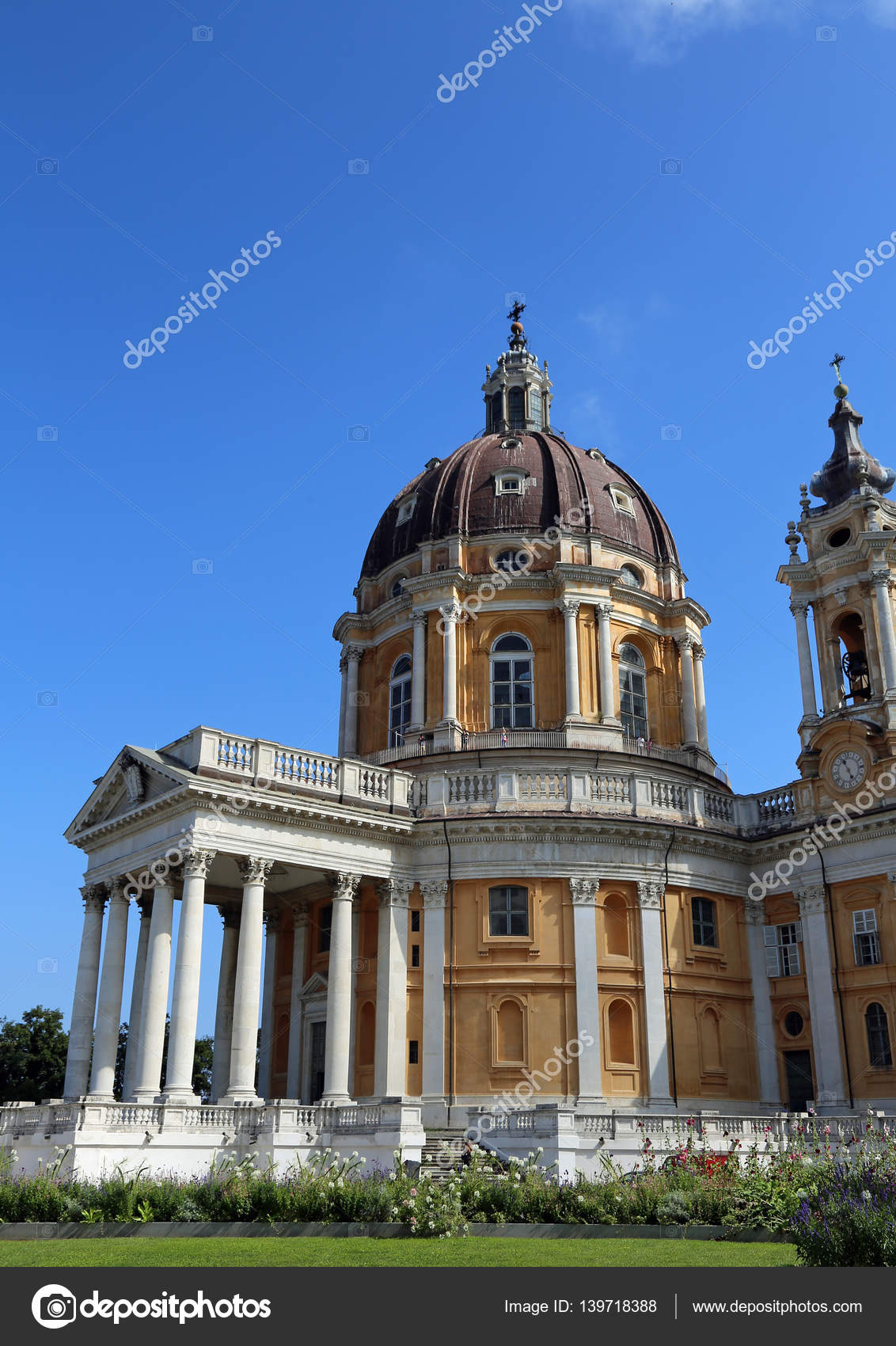 flota cristiano Cinco Church of Superga in the hill near Turin City in Italy — Stock ...