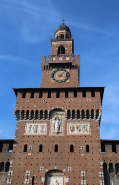 Castello Sforzesco Milano büyük Saat Kulesi Kale denilen