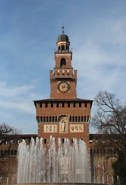 Milan İtalya eski denilen Castello Sforzesco Castle — Stok fotoğraf