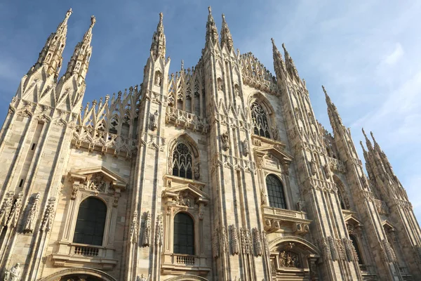 Готический собор Дуомо в Милане, Северная Италия — стоковое фото