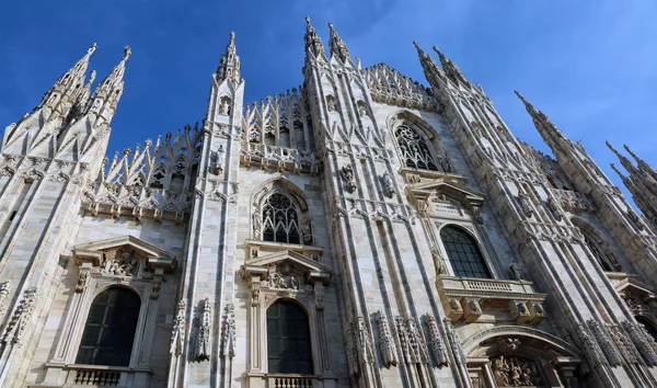 Den gotiske katedralen Duomo i Milano i Nord-Italia – stockfoto