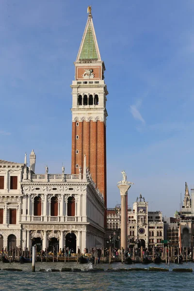 Venezia, Ve, Włochy - 31 grudnia 2015: bell tower Świętego Marka f — Zdjęcie stockowe