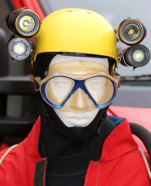 Equipo profesional para la iluminación durante emergencias y cavin —  Fotos de Stock