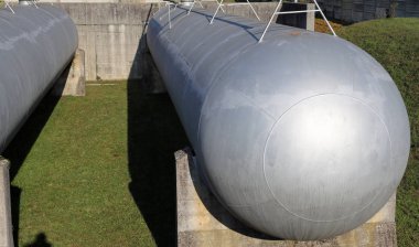 gaz depolama için dev silindirik kap